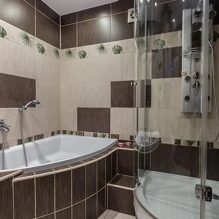 Apartament Rubinowy *